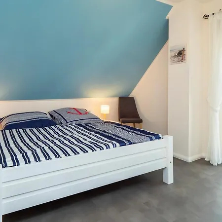 Freesenbruch Doppelhaushaelfte 11a - Schwalbennest Zingst