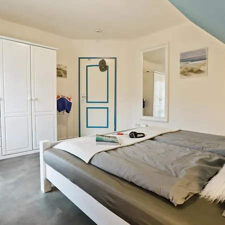 Freesenbruch Doppelhaushälfte 11a - Schwalbennest Ferienhaus Ostseeheilbad Zingst